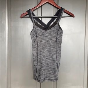 🌺BUNDLE!🌺 Lululemon black/ charcoal top used.